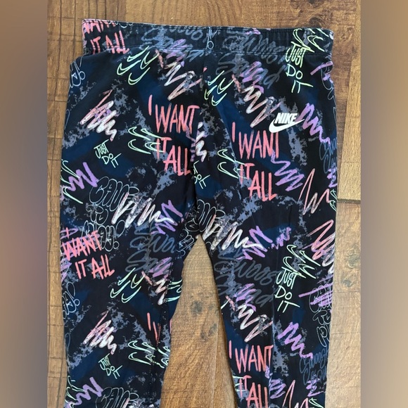 Nike girl youth glow in the dark leggings 
Size XL/extra large - Picture 3 of 8